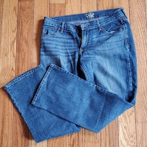 Women's Old Navy boot cut petite jeans